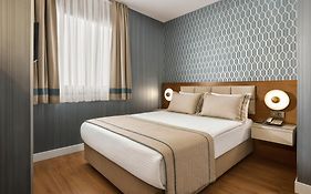The New Hotel Zeybek